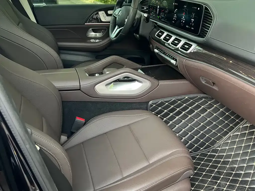 Mercedes-Benz GLS — фото 10