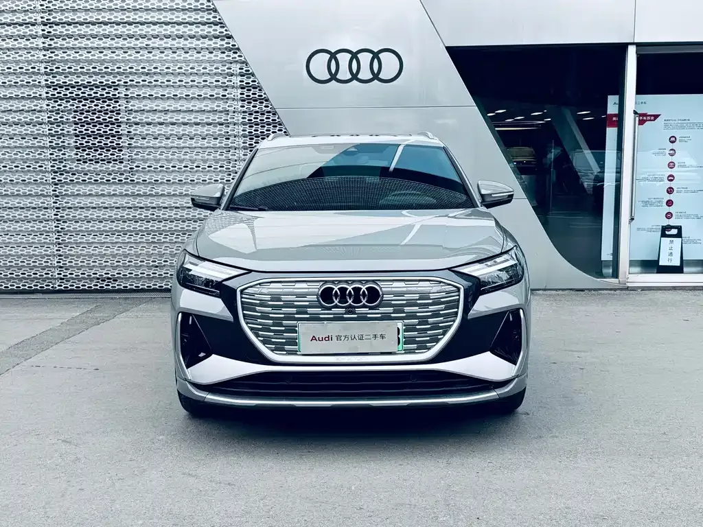 Audi Q4 e-tron — фото 3