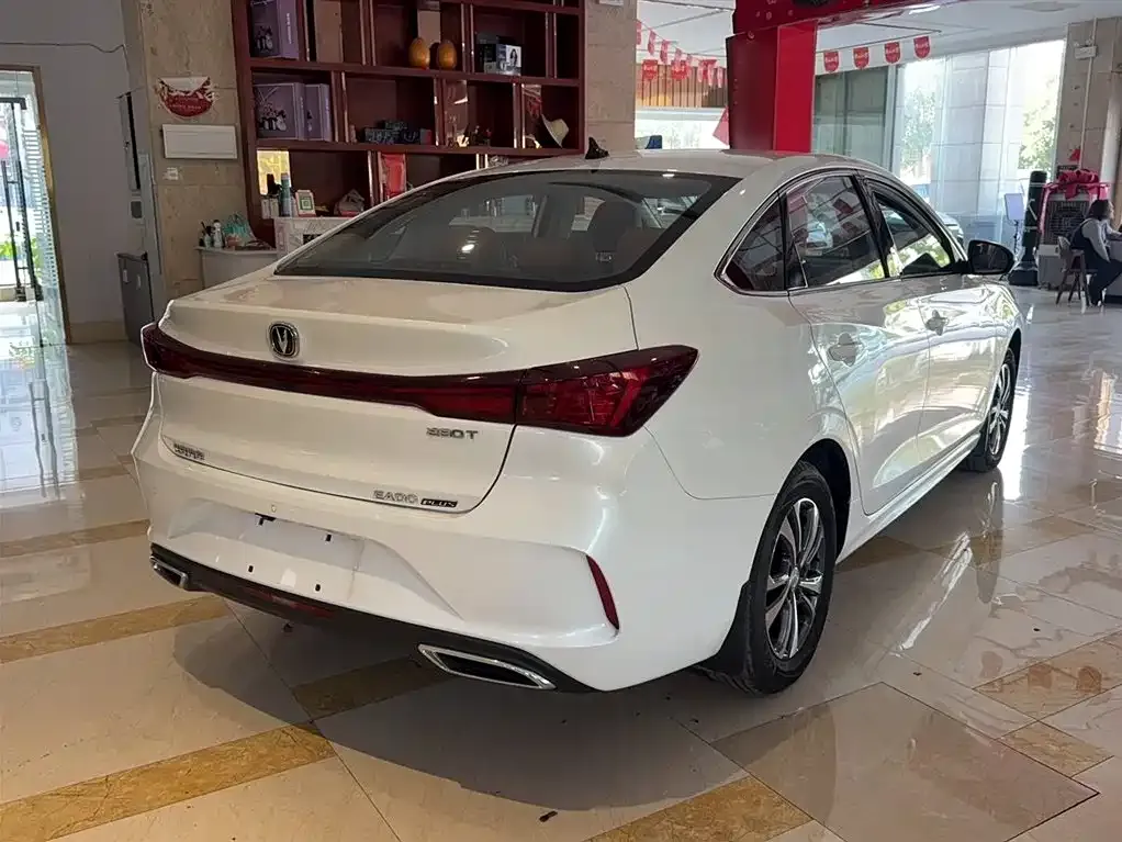 Changan Eado — фото 8