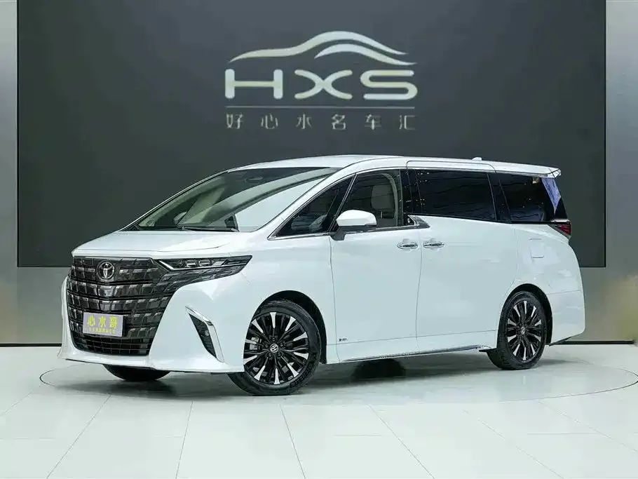 Toyota Alphard — фото 1