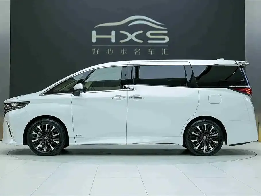Toyota Alphard — фото 3