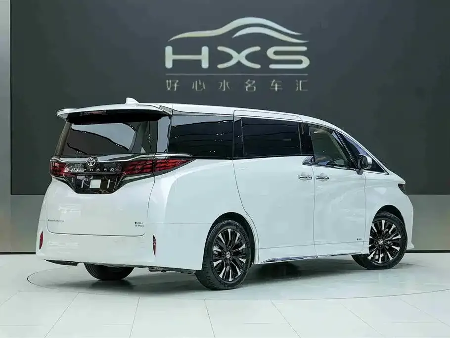 Toyota Alphard — фото 4
