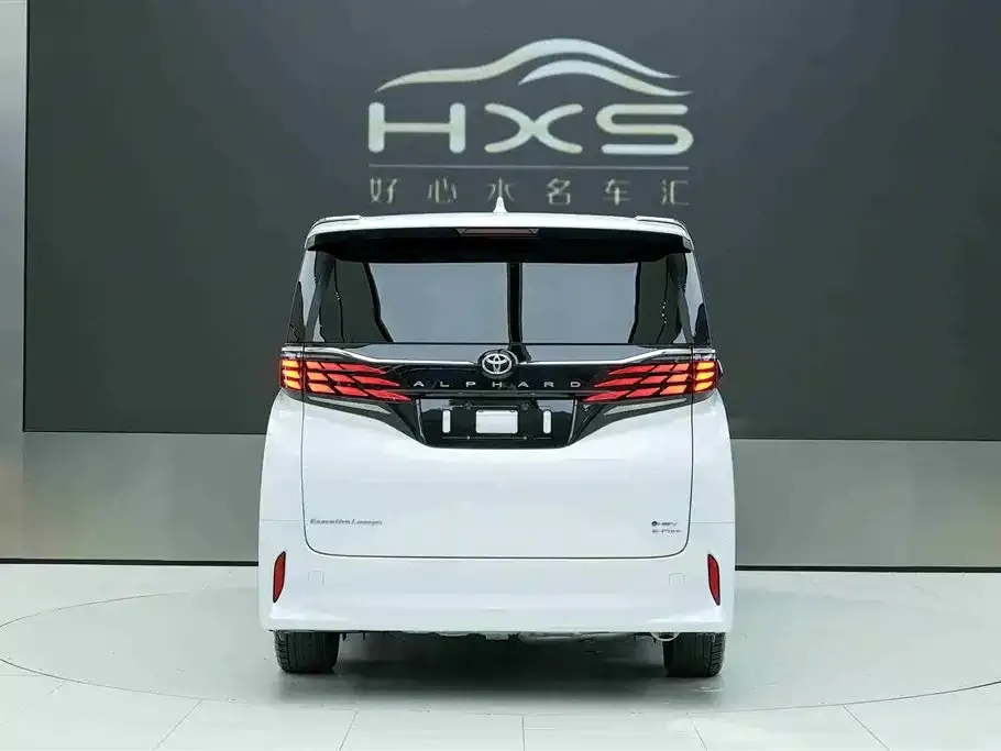 Toyota Alphard — фото 5