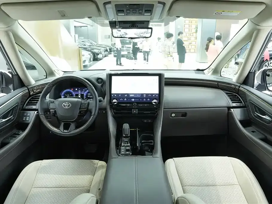 Toyota Alphard — фото 6