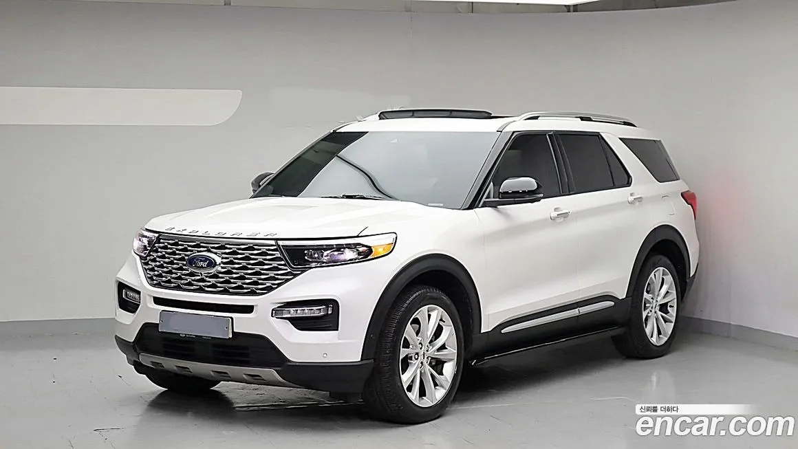Ford Explorer — фото 1