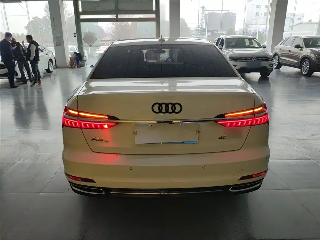 Audi A6L — фото 6