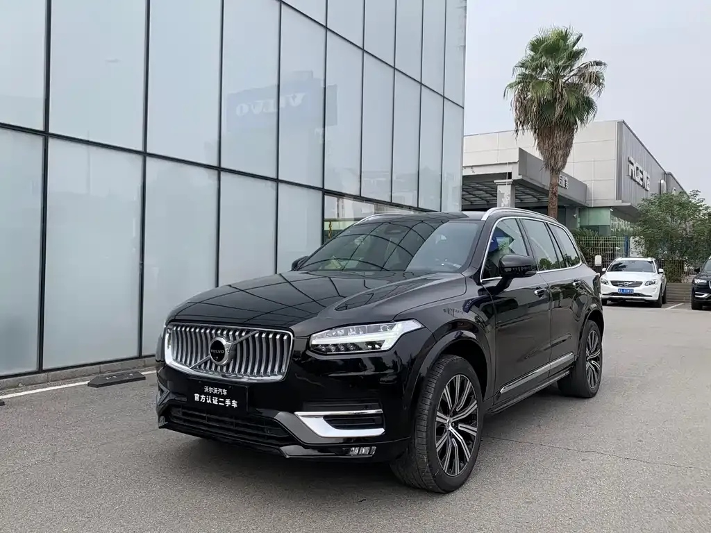Volvo XC90 — фото 1