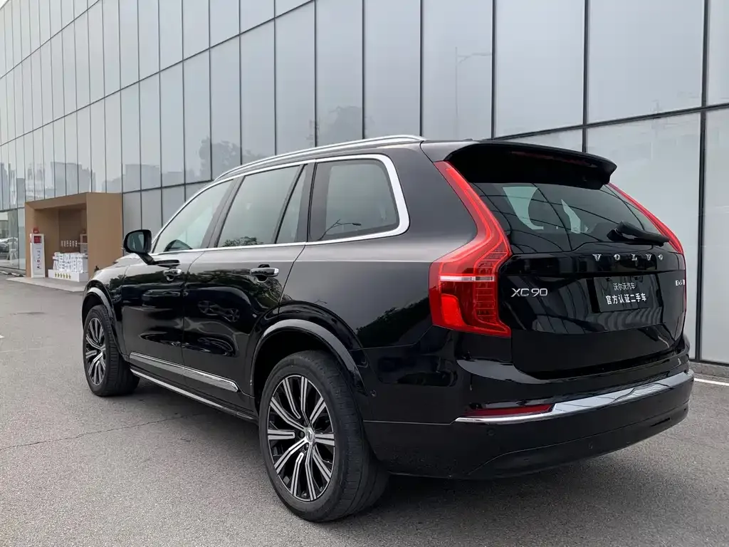 Volvo XC90 — фото 9