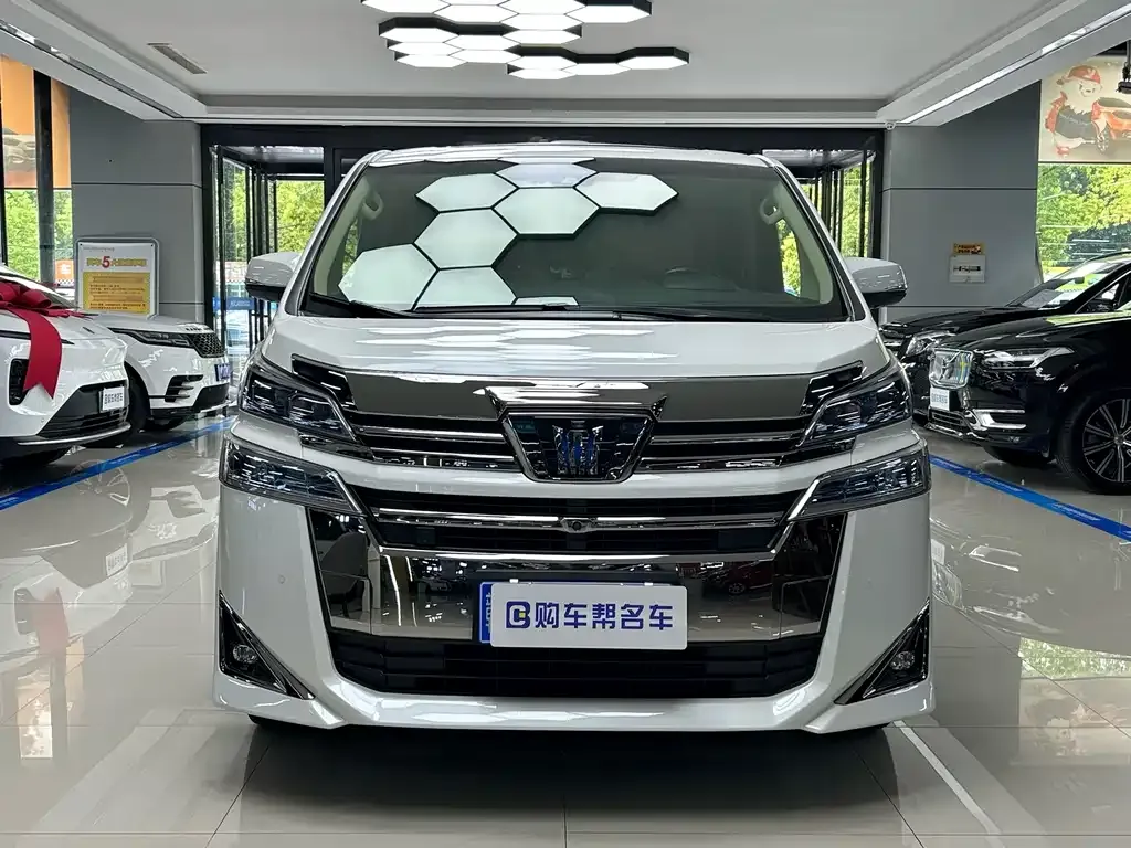 Toyota Vellfire — фото 2