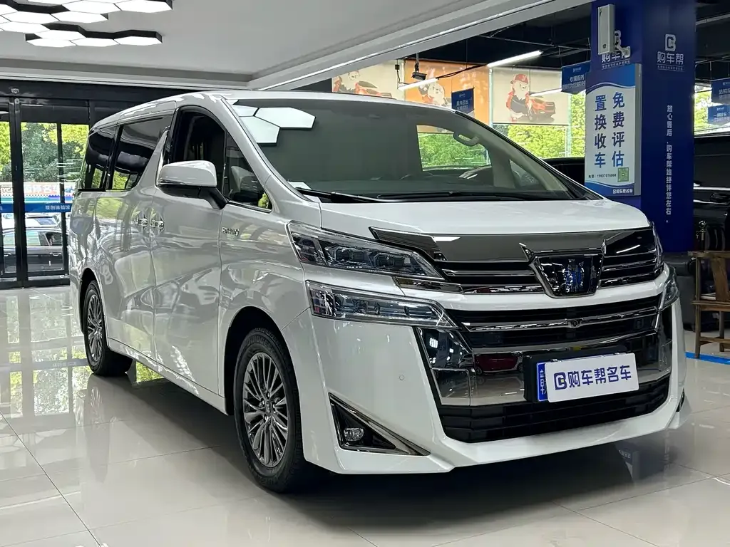 Toyota Vellfire — фото 3