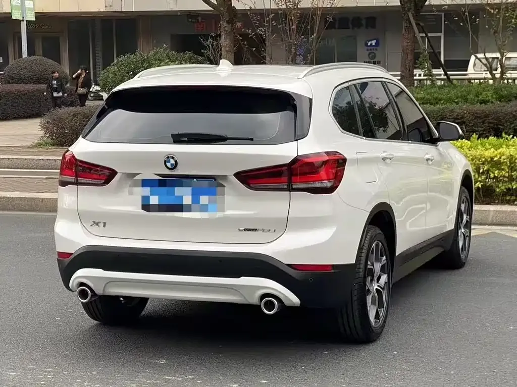 BMW X1 — фото 8