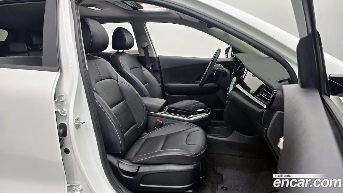 Kia Niro — фото 10