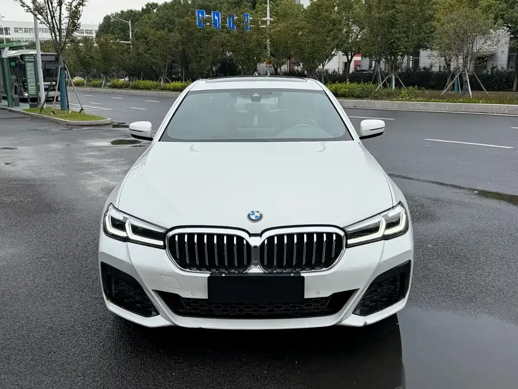 BMW 5 Series — фото 2