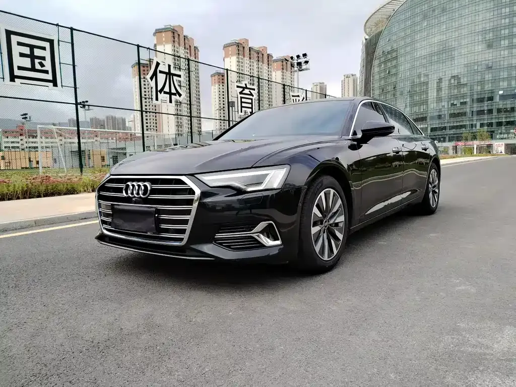 Audi A6L — фото 1