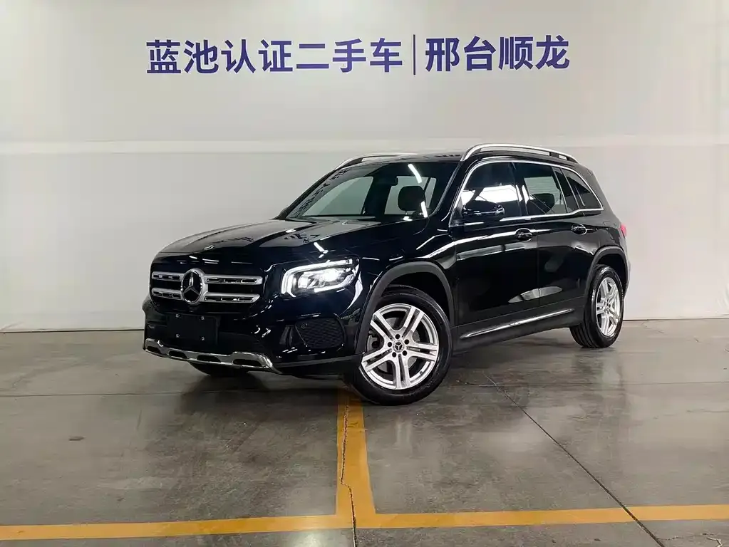 Mercedes-Benz GLB — фото 1