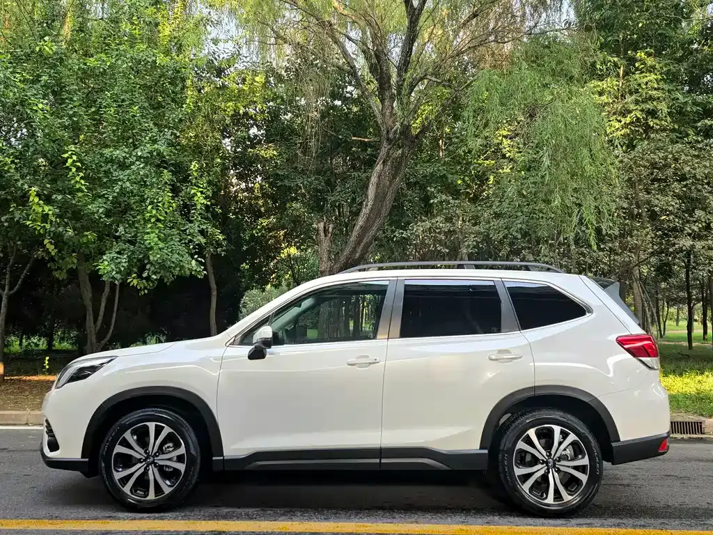 Subaru Forester — фото 3