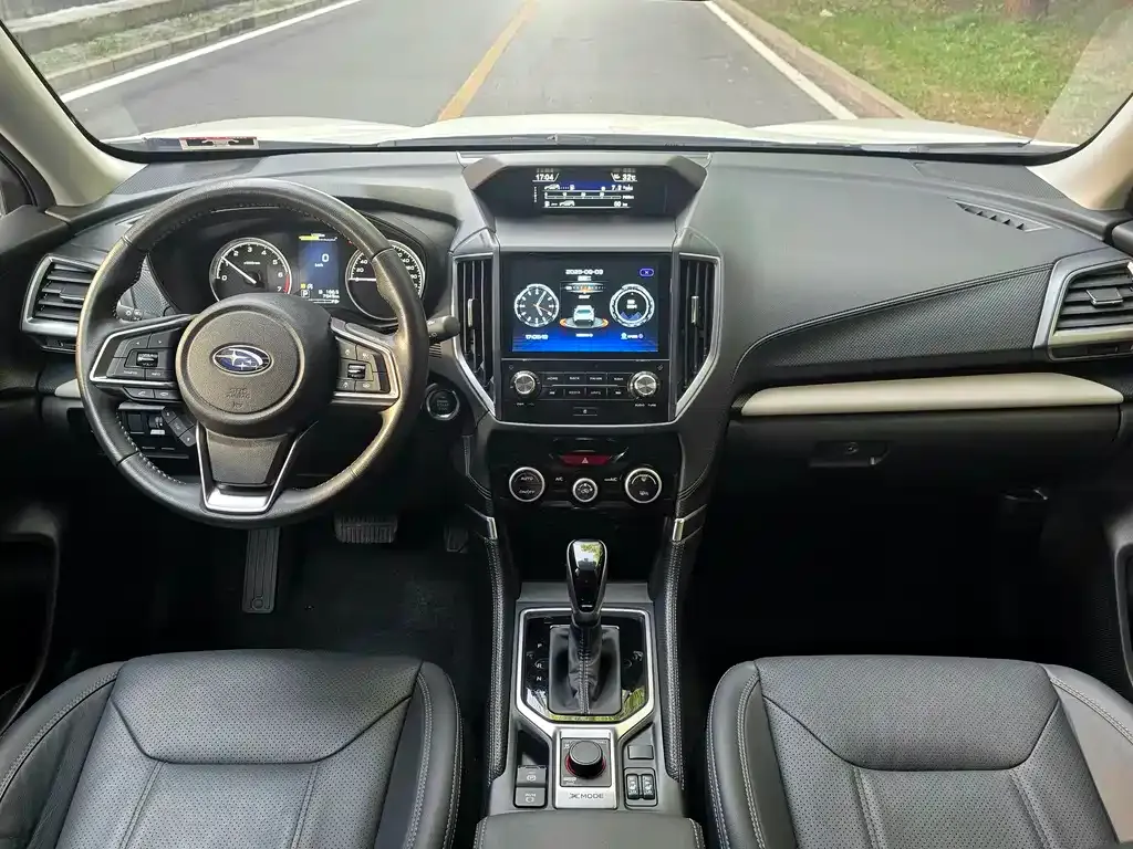 Subaru Forester — фото 8