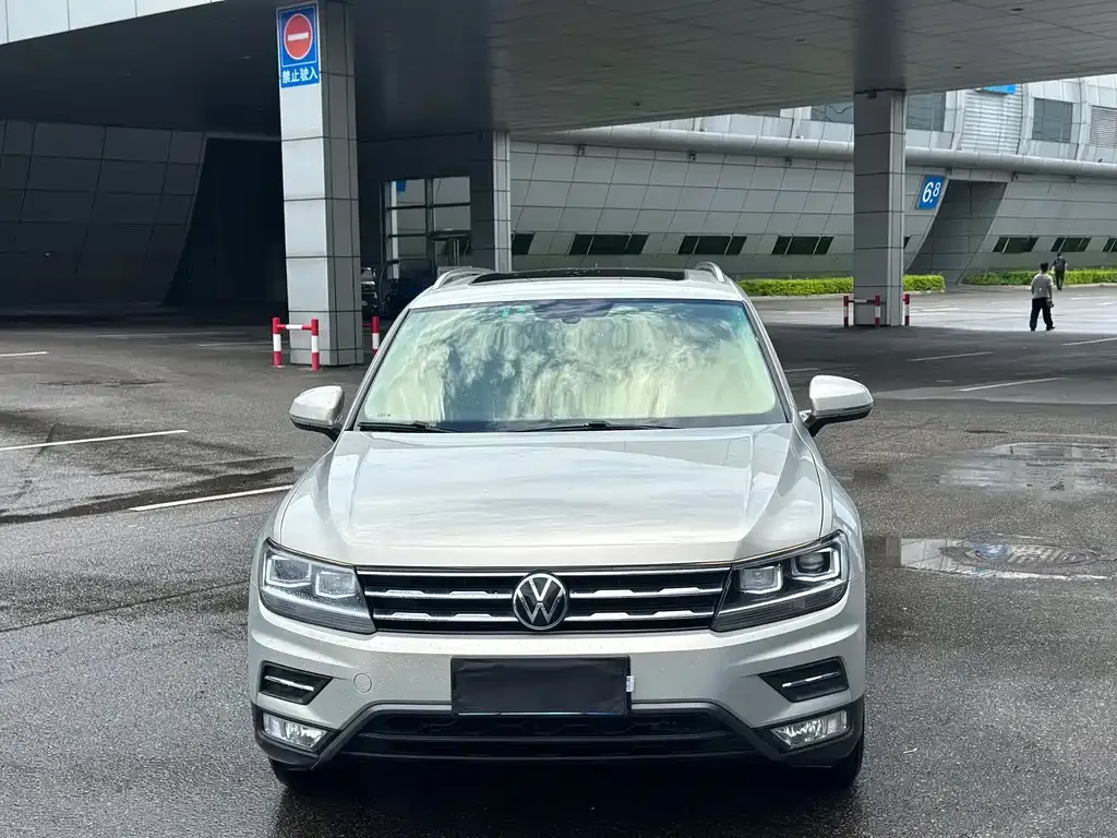 Volkswagen Tiguan L — фото 2