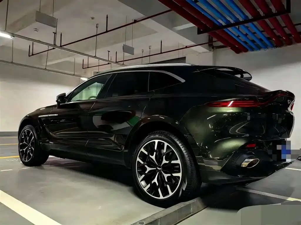 Aston Martin DBX — фото 4