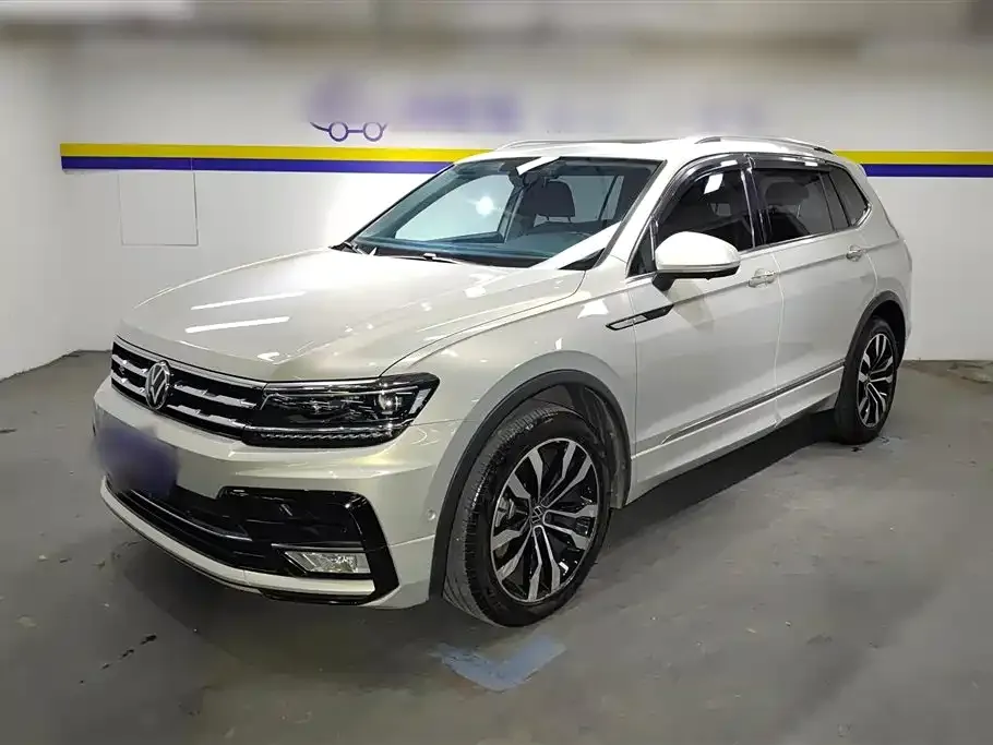 Volkswagen Tiguan L — фото 2