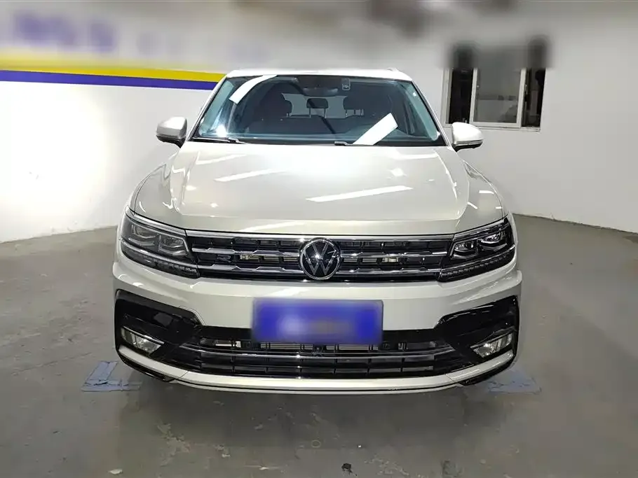 Volkswagen Tiguan L — фото 3