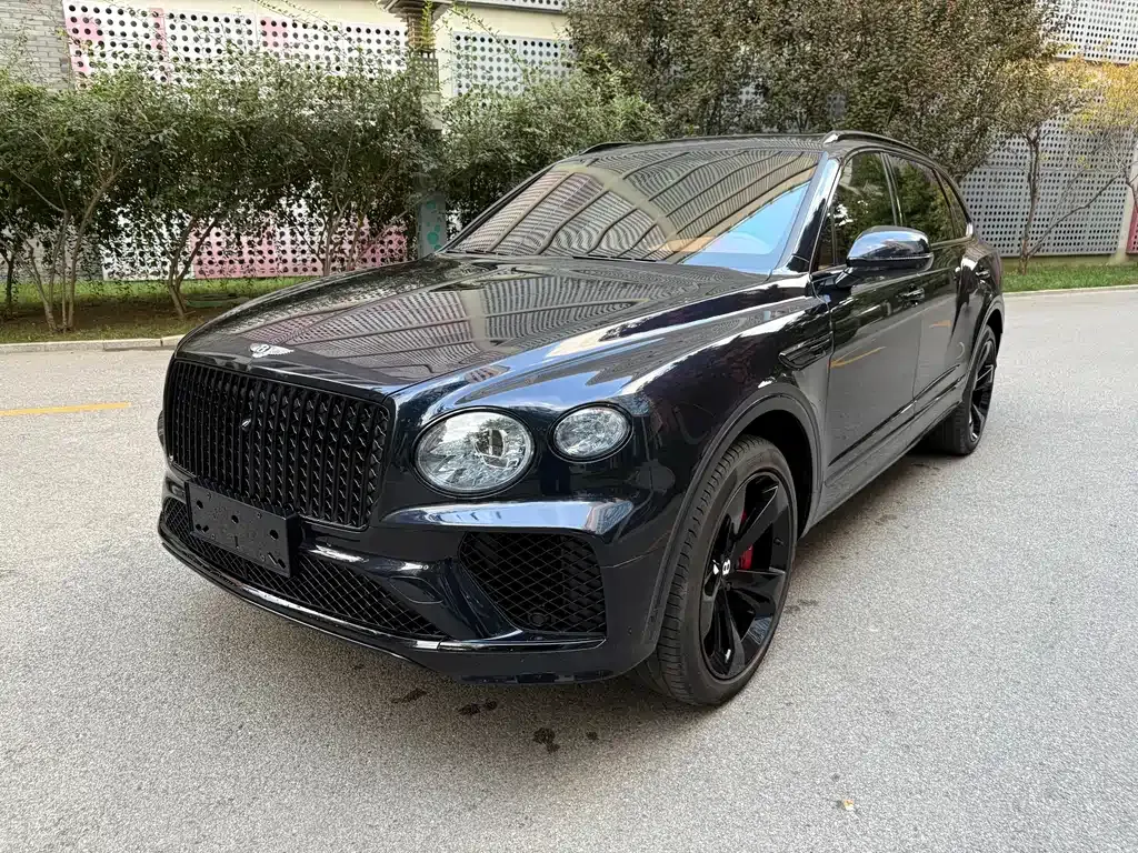 Bentley Bentayga — фото 1