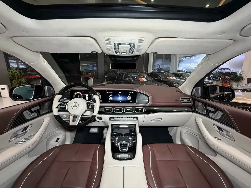 Mercedes-Benz GLS — фото 10