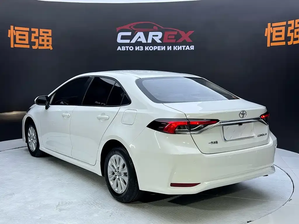 Toyota Corolla — фото 4