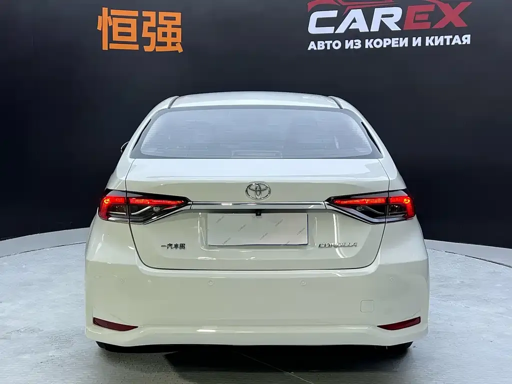 Toyota Corolla — фото 5