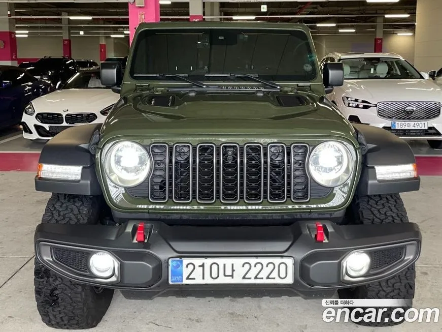 Jeep Wrangler — фото 1