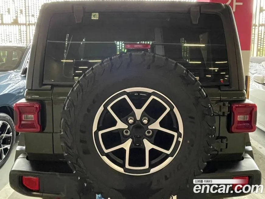 Jeep Wrangler — фото 7