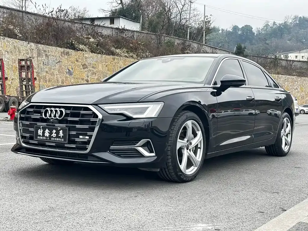 Audi A6L — фото 1