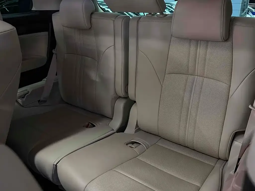 Toyota Vellfire — фото 10