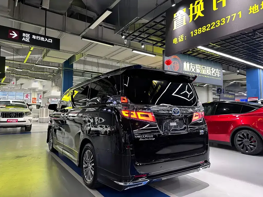 Toyota Vellfire — фото 4