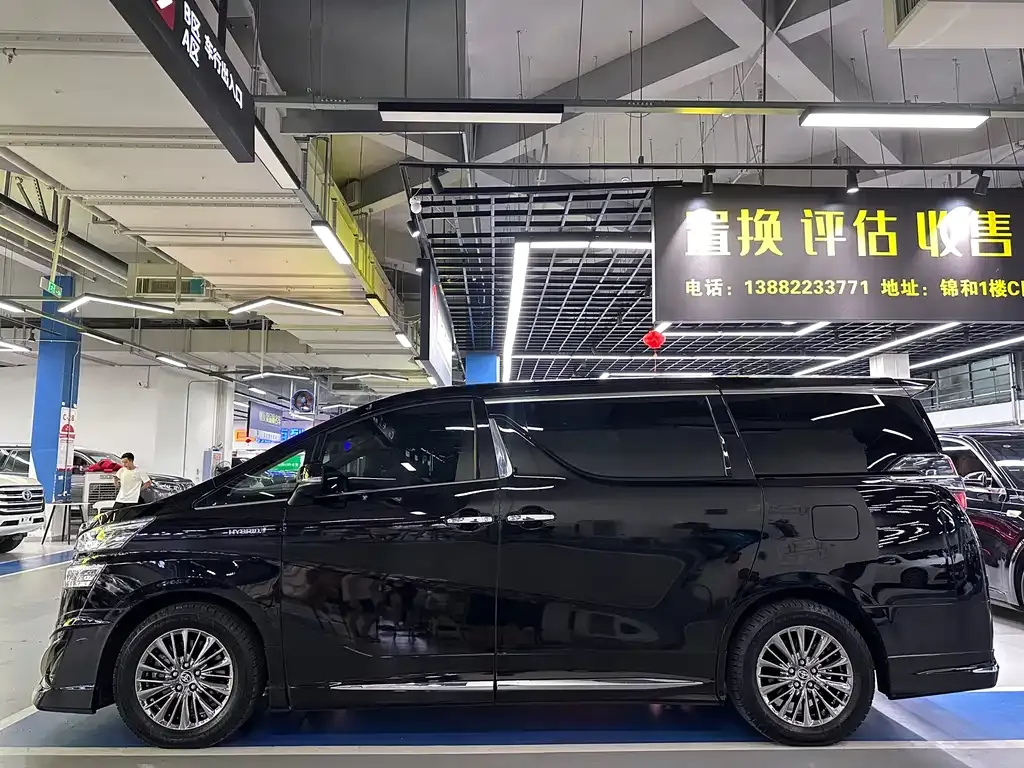 Toyota Vellfire — фото 7