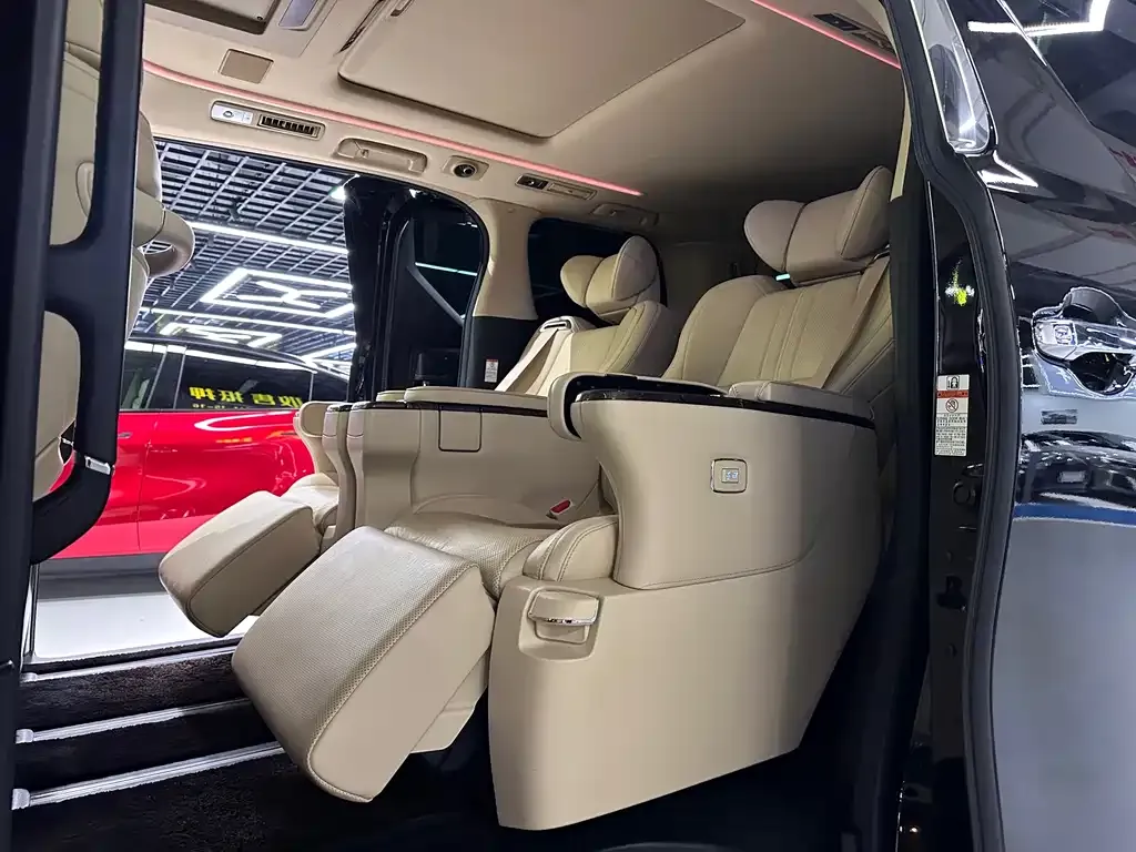 Toyota Vellfire — фото 9