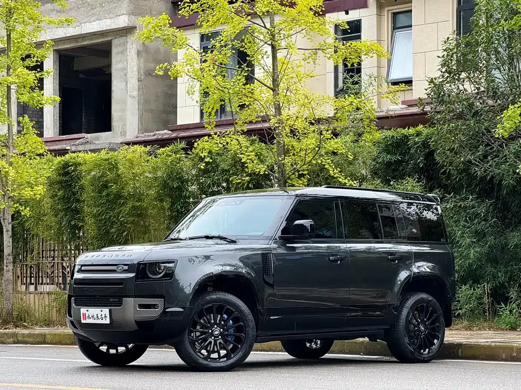Land Rover Defender — фото 1