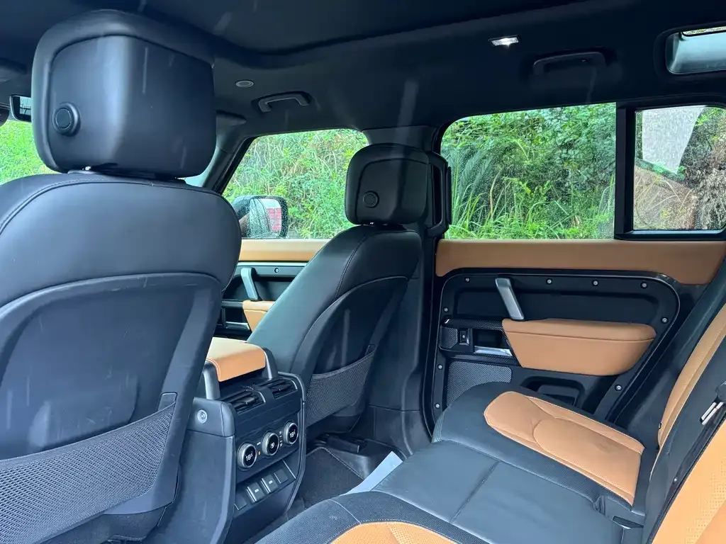 Land Rover Defender — фото 7