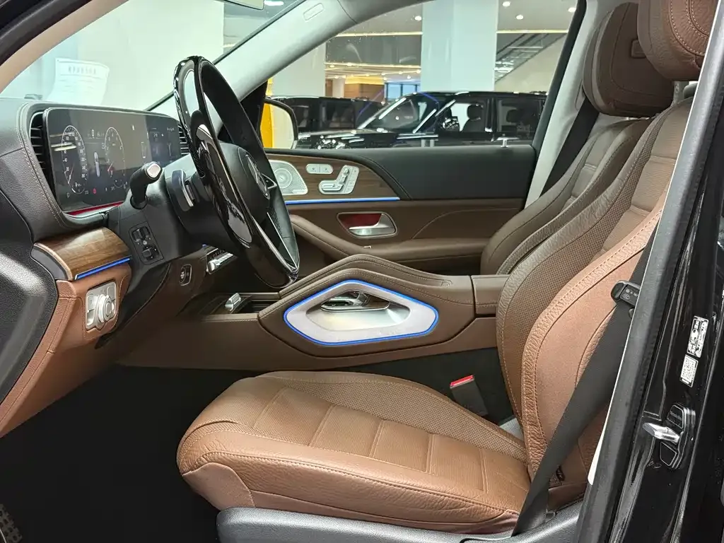 Mercedes-Benz GLS — фото 9
