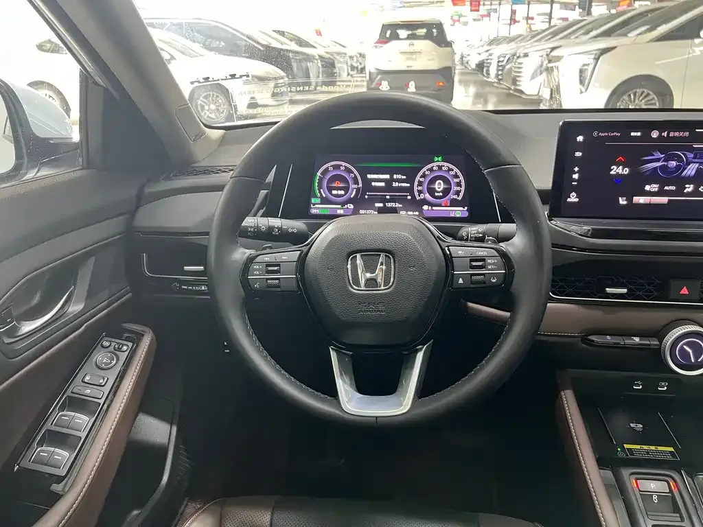 Honda Inspire PHEV — фото 10