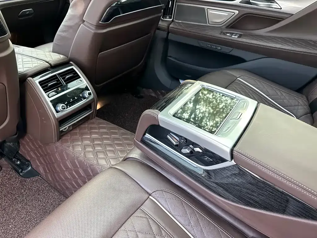 BMW 7 Series — фото 9