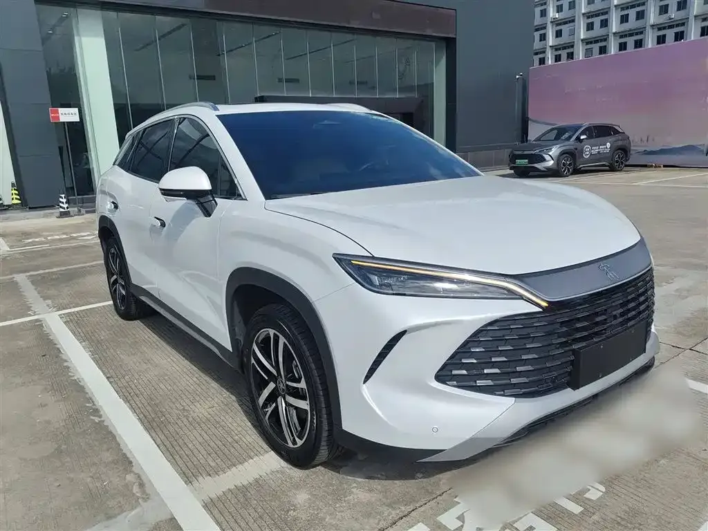 BYD L DM-i — фото 4