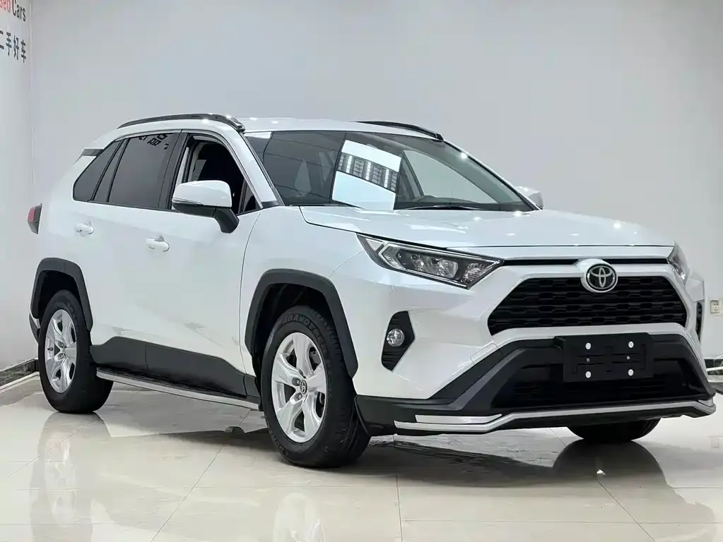 Toyota RAV4 — фото 3