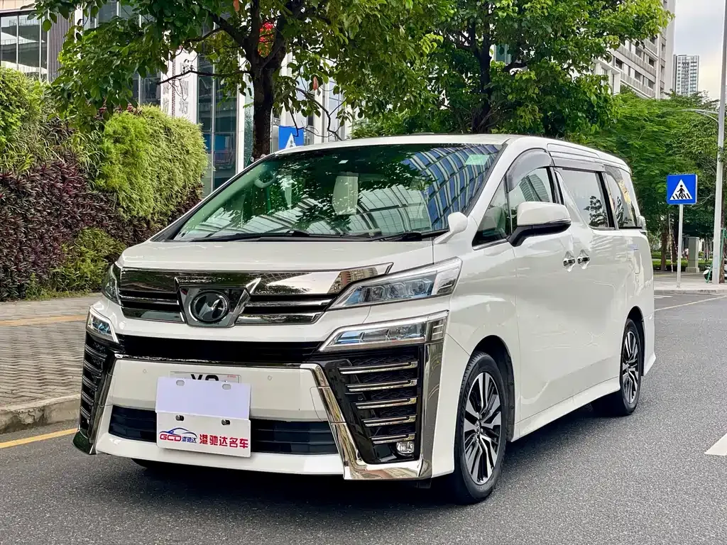 Toyota Vellfire — фото 1