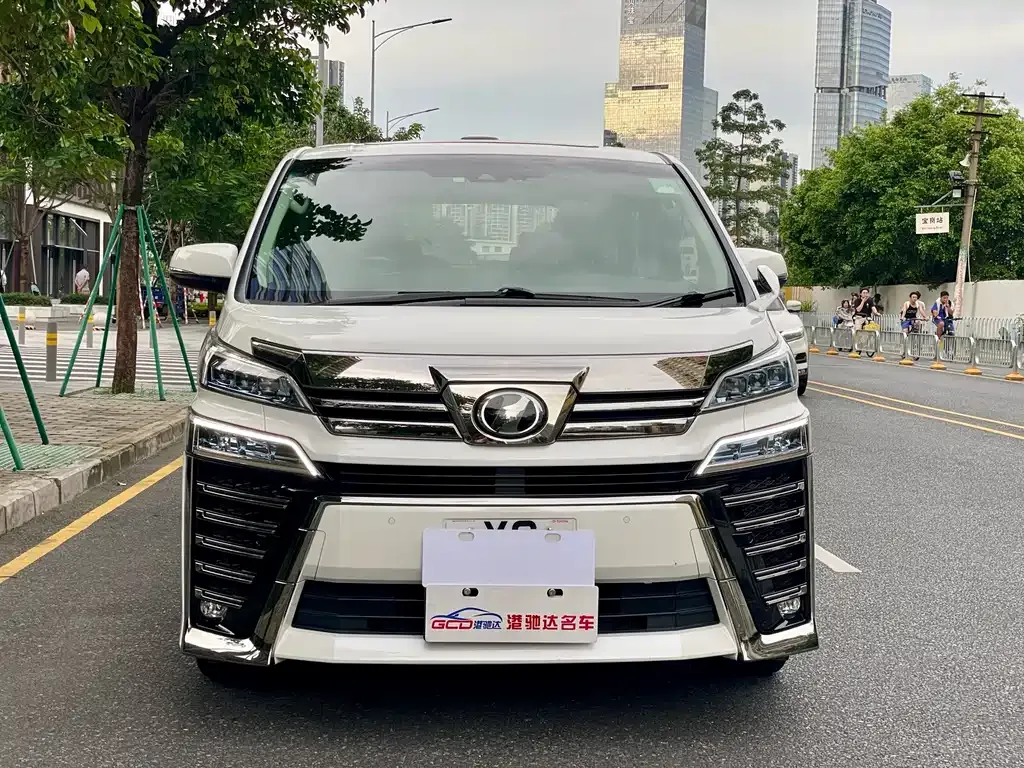 Toyota Vellfire — фото 2