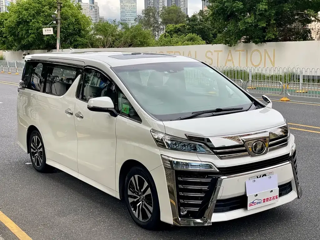 Toyota Vellfire — фото 3