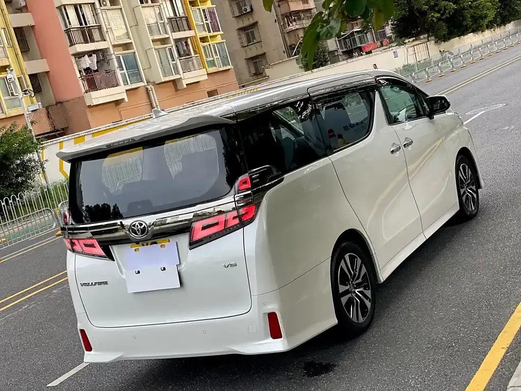 Toyota Vellfire — фото 6
