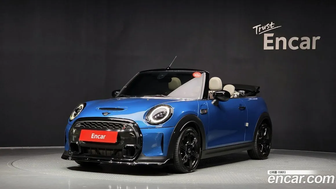 Mini Cooper Convertible — фото 1