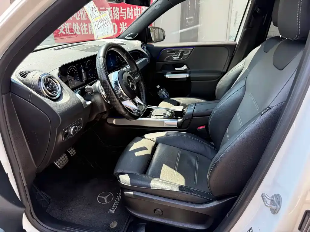 Mercedes-Benz GLB AMG — фото 10