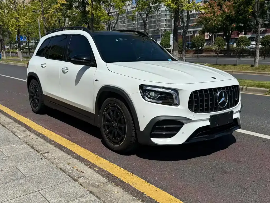 Mercedes-Benz GLB AMG — фото 3